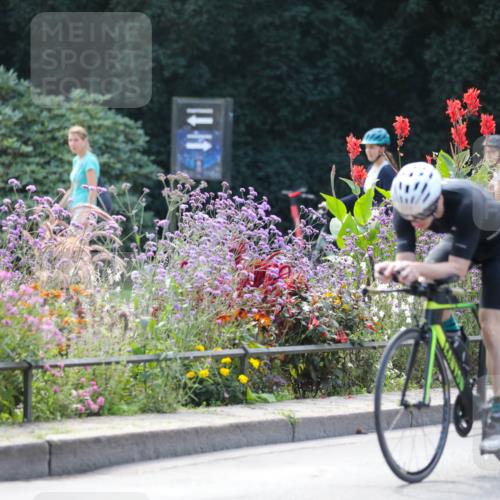 08.09.2024 - Stadtparktriathlon Zöllner http://msf.ph/oto/6993816 08.09.2024 11:57:33 Radfahren 606, 779, 818, 831, 833 meine-sportfotos.de