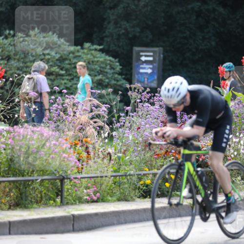08.09.2024 - Stadtparktriathlon Zöllner http://msf.ph/oto/6993820 08.09.2024 11:57:33 Radfahren 606, 779, 818, 831, 833 meine-sportfotos.de