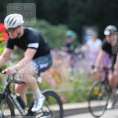 08.09.2024 - Stadtparktriathlon Zöllner http://msf.ph/oto/6993982 08.09.2024 11:58:14 Radfahren 705, 718, 748 meine-sportfotos.de