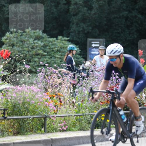 08.09.2024 - Stadtparktriathlon Zöllner http://msf.ph/oto/6993996 08.09.2024 11:58:21 Radfahren 704, 709, 748, 750, 816, 817 meine-sportfotos.de