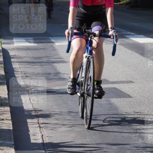 08.09.2024 - Stadtparktriathlon Zöllner http://msf.ph/oto/6994023 08.09.2024 10:40:49 Radfahren 263, 265, 335, 354, 385, 394, 432, 442 meine-sportfotos.de