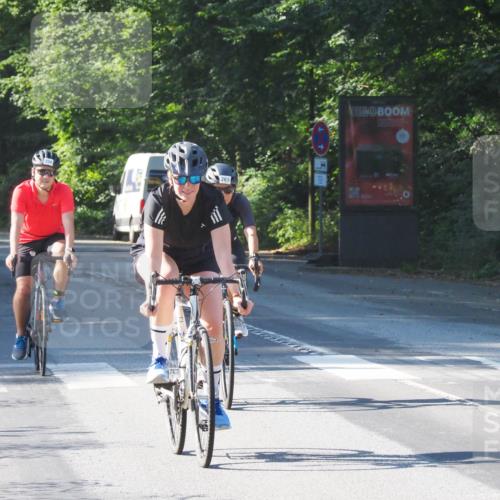 08.09.2024 - Stadtparktriathlon Zöllner http://msf.ph/oto/6994029 08.09.2024 10:40:52 Radfahren 263, 265, 302, 335, 354, 385, 394, 432 meine-sportfotos.de