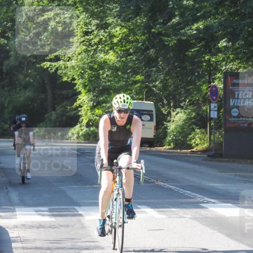 08.09.2024 - Stadtparktriathlon Zöllner http://msf.ph/oto/6994052 08.09.2024 10:40:57 Radfahren 263, 265, 302, 335, 394, 444 meine-sportfotos.de