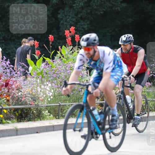 08.09.2024 - Stadtparktriathlon Zöllner http://msf.ph/oto/6994123 08.09.2024 11:58:46 Radfahren 564, 671, 680, 694, 695, 737, 756, 767, 768, 783, 811, 840, 843 meine-sportfotos.de
