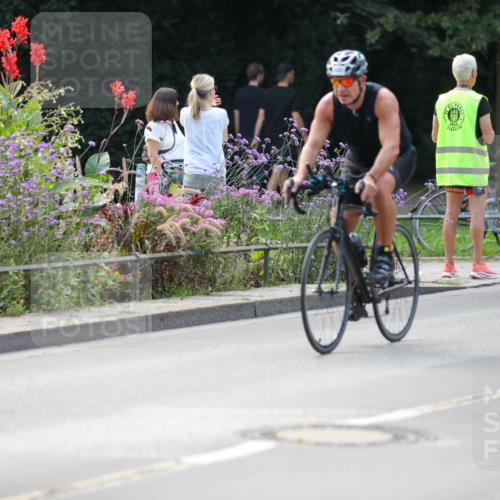 08.09.2024 - Stadtparktriathlon Zöllner http://msf.ph/oto/6994193 08.09.2024 11:58:52 Radfahren 564, 695, 758, 796, 811, 840, 843 meine-sportfotos.de