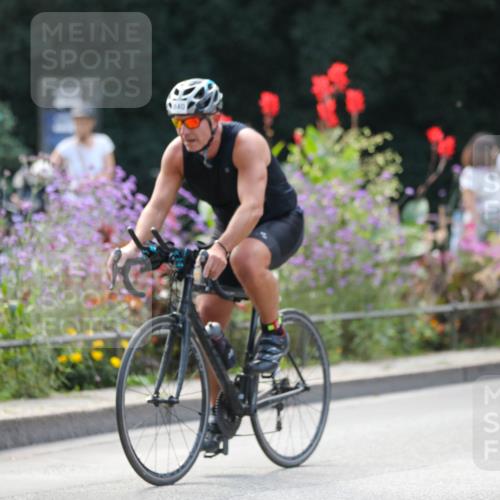 08.09.2024 - Stadtparktriathlon Zöllner http://msf.ph/oto/6994209 08.09.2024 11:58:53 Radfahren 564, 689, 695, 758, 796, 811, 840, 843 meine-sportfotos.de