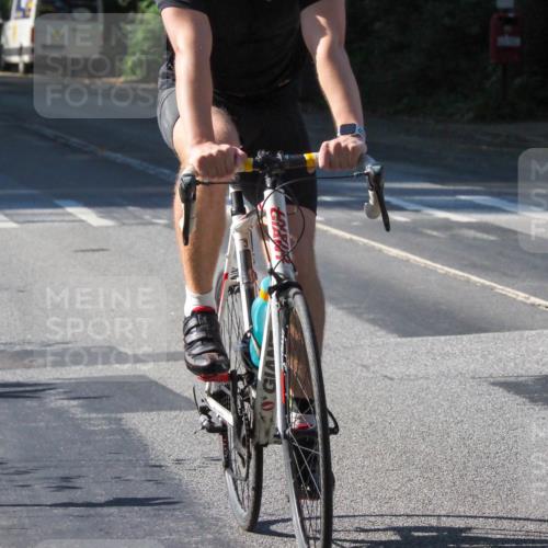 08.09.2024 - Stadtparktriathlon Zöllner http://msf.ph/oto/6994288 08.09.2024 10:42:24 Radfahren 43, 311, 321, 322, 329, 373, 375 meine-sportfotos.de
