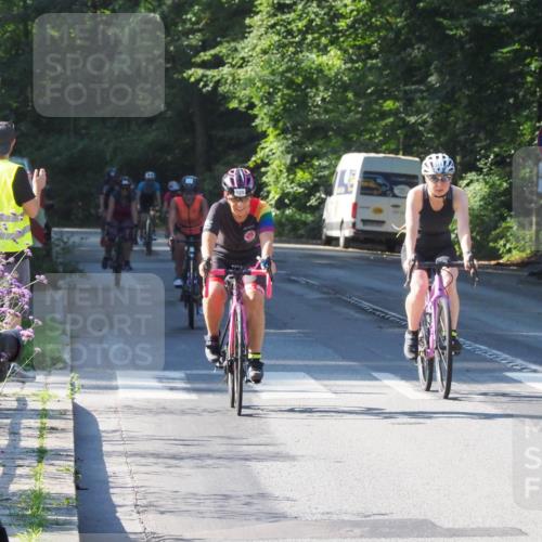 08.09.2024 - Stadtparktriathlon Zöllner http://msf.ph/oto/6994311 08.09.2024 10:42:28 Radfahren 43, 284, 304, 311, 321, 322, 329, 360, 373, 375, 404, 420 meine-sportfotos.de