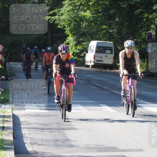 08.09.2024 - Stadtparktriathlon Zöllner http://msf.ph/oto/6994315 08.09.2024 10:42:29 Radfahren 43, 284, 304, 311, 321, 322, 329, 360, 373, 404, 420, 435 meine-sportfotos.de