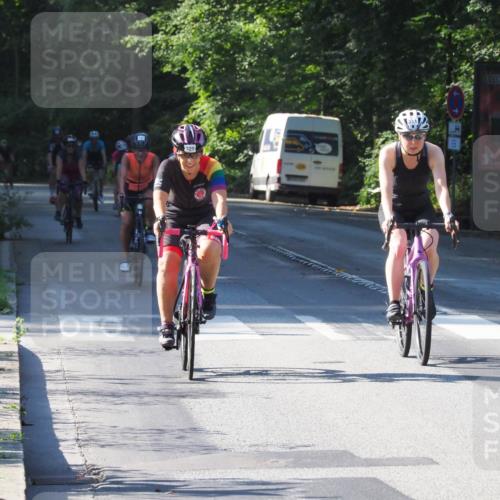 08.09.2024 - Stadtparktriathlon Zöllner http://msf.ph/oto/6994318 08.09.2024 10:42:29 Radfahren 43, 284, 304, 311, 321, 322, 329, 360, 373, 404, 420, 435 meine-sportfotos.de