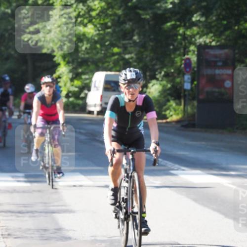 08.09.2024 - Stadtparktriathlon Zöllner http://msf.ph/oto/6994361 08.09.2024 10:42:33 Radfahren 43, 284, 304, 311, 321, 322, 329, 360, 404, 410, 420, 435 meine-sportfotos.de