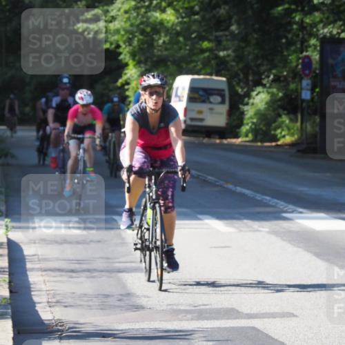 08.09.2024 - Stadtparktriathlon Zöllner http://msf.ph/oto/6994378 08.09.2024 10:42:34 Radfahren 43, 284, 304, 311, 321, 322, 329, 360, 404, 410, 420, 435 meine-sportfotos.de