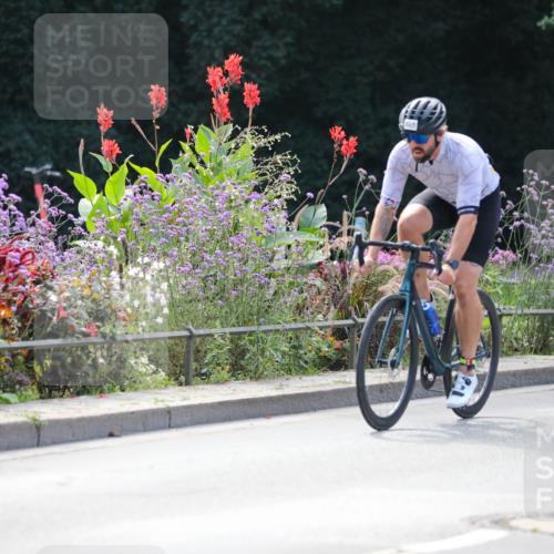 08.09.2024 - Stadtparktriathlon Zöllner http://msf.ph/oto/6994382 08.09.2024 11:59:41 Radfahren 667, 668, 685, 697, 708, 728, 736, 845 meine-sportfotos.de