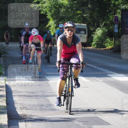 08.09.2024 - Stadtparktriathlon Zöllner http://msf.ph/oto/6994384 08.09.2024 10:42:34 Radfahren 43, 284, 304, 311, 321, 322, 329, 360, 404, 410, 420, 435 meine-sportfotos.de