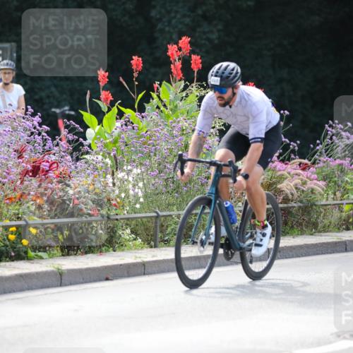 08.09.2024 - Stadtparktriathlon Zöllner http://msf.ph/oto/6994385 08.09.2024 11:59:41 Radfahren 667, 668, 685, 697, 708, 728, 736, 845 meine-sportfotos.de
