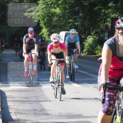 08.09.2024 - Stadtparktriathlon Zöllner http://msf.ph/oto/6994409 08.09.2024 10:42:35 Radfahren 43, 284, 304, 311, 321, 322, 323, 329, 360, 404, 410, 420, 435 meine-sportfotos.de