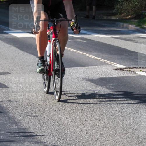 08.09.2024 - Stadtparktriathlon Zöllner http://msf.ph/oto/6994508 08.09.2024 10:42:40 Radfahren 284, 289, 304, 323, 340, 404, 410, 420, 435 meine-sportfotos.de