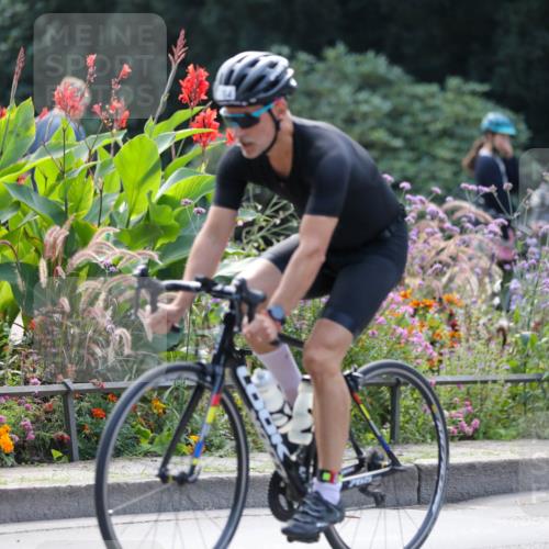 08.09.2024 - Stadtparktriathlon Zöllner http://msf.ph/oto/6994515 08.09.2024 12:00:24 Radfahren 614, 643, 684, 731, 754, 764, 842 meine-sportfotos.de