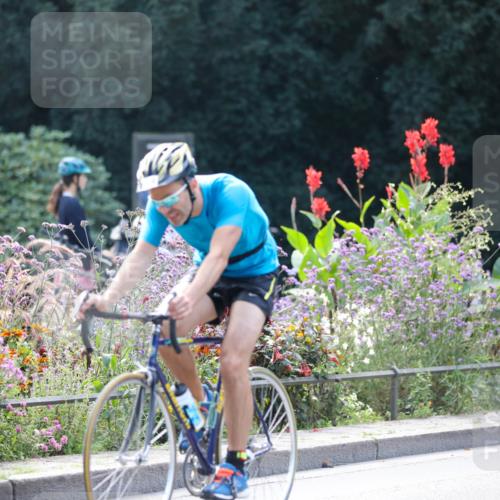 08.09.2024 - Stadtparktriathlon Zöllner http://msf.ph/oto/6994547 08.09.2024 12:00:49 Radfahren 576, 583, 625, 673, 674, 751, 771, 776, 788, 794 meine-sportfotos.de