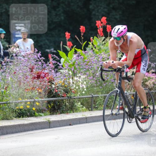 08.09.2024 - Stadtparktriathlon Zöllner http://msf.ph/oto/6994752 08.09.2024 12:02:51 Radfahren 691, 711, 740, 759, 800, 807 meine-sportfotos.de