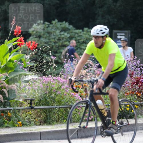 08.09.2024 - Stadtparktriathlon Zöllner http://msf.ph/oto/6994799 08.09.2024 12:03:12 Radfahren 761, 826 meine-sportfotos.de