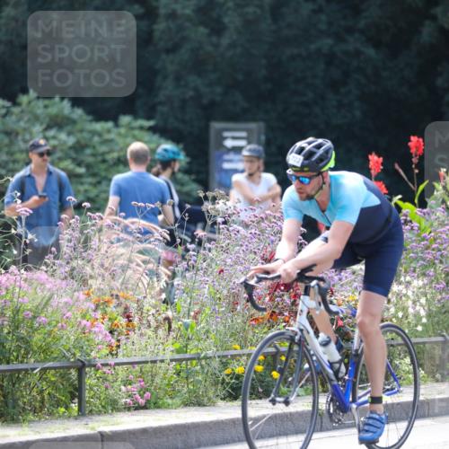 08.09.2024 - Stadtparktriathlon Zöllner http://msf.ph/oto/6994842 08.09.2024 12:03:47 Radfahren 693, 722, 802 meine-sportfotos.de