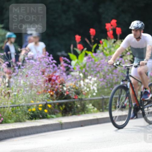 08.09.2024 - Stadtparktriathlon Zöllner http://msf.ph/oto/6994932 08.09.2024 12:04:22 Radfahren 760, 780, 838 meine-sportfotos.de