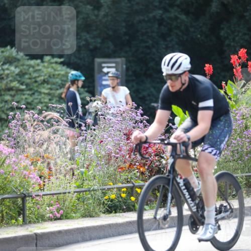 08.09.2024 - Stadtparktriathlon Zöllner http://msf.ph/oto/6994966 08.09.2024 12:04:48 Radfahren 650, 705, 739, 750, 779, 818 meine-sportfotos.de