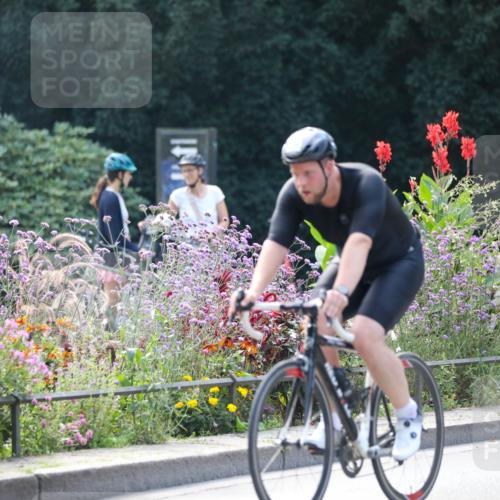 08.09.2024 - Stadtparktriathlon Zöllner http://msf.ph/oto/6994973 08.09.2024 12:04:50 Radfahren 650, 705, 739, 750, 779, 818 meine-sportfotos.de