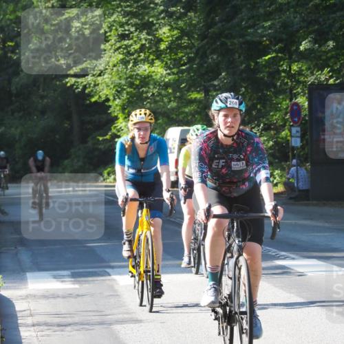 08.09.2024 - Stadtparktriathlon Zöllner http://msf.ph/oto/6995129 08.09.2024 10:47:41 Radfahren 266, 268, 281, 296, 298, 376, 391, 393, 416, 425, 446 meine-sportfotos.de