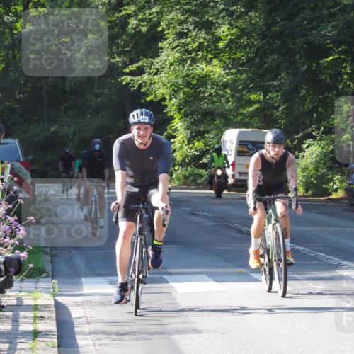 08.09.2024 - Stadtparktriathlon Zöllner http://msf.ph/oto/6995170 08.09.2024 10:47:54 Radfahren 302, 324, 385, 387, 393, 424, 432, 449, 456 meine-sportfotos.de