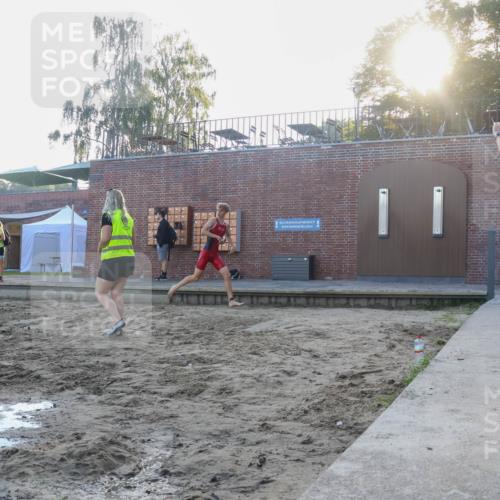 08.09.2024 - Stadtparktriathlon Luisa Fischer http://msf.ph/oto/6995190 08.09.2024 08:43:44 Schwimmen 8 meine-sportfotos.de