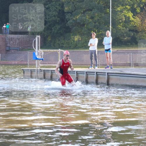 08.09.2024 - Stadtparktriathlon Luisa Fischer http://msf.ph/oto/6995200 08.09.2024 08:43:52 Schwimmen 13 meine-sportfotos.de