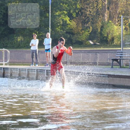 08.09.2024 - Stadtparktriathlon Luisa Fischer http://msf.ph/oto/6995206 08.09.2024 08:43:53 Schwimmen 13 meine-sportfotos.de