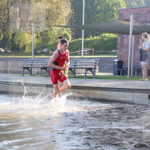 08.09.2024 - Stadtparktriathlon Luisa Fischer http://msf.ph/oto/6995214 08.09.2024 08:43:55 Schwimmen 13 meine-sportfotos.de