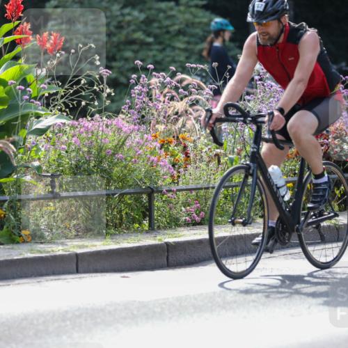 08.09.2024 - Stadtparktriathlon Zöllner http://msf.ph/oto/6995233 08.09.2024 12:06:00 Radfahren 685, 708, 710, 718, 756, 765, 767, 775, 796, 811, 840 meine-sportfotos.de