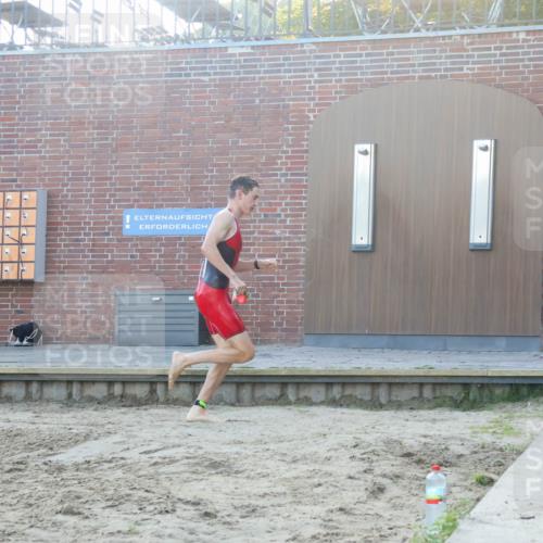 08.09.2024 - Stadtparktriathlon Luisa Fischer http://msf.ph/oto/6995235 08.09.2024 08:43:57 Schwimmen 13 meine-sportfotos.de