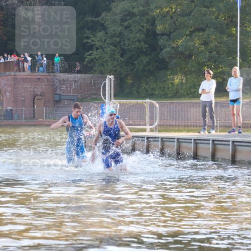 08.09.2024 - Stadtparktriathlon Luisa Fischer http://msf.ph/oto/6995237 08.09.2024 08:44:11 Schwimmen 7, 10 meine-sportfotos.de