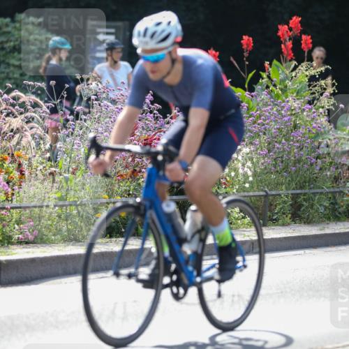 08.09.2024 - Stadtparktriathlon Zöllner http://msf.ph/oto/6995273 08.09.2024 12:06:08 Radfahren 663, 710, 718, 824, 840 meine-sportfotos.de