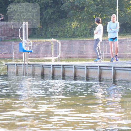 08.09.2024 - Stadtparktriathlon Luisa Fischer http://msf.ph/oto/6995277 08.09.2024 08:44:44 Schwimmen  meine-sportfotos.de