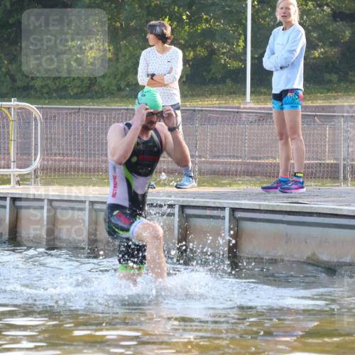 08.09.2024 - Stadtparktriathlon Luisa Fischer http://msf.ph/oto/6995284 08.09.2024 08:44:53 Schwimmen 69 meine-sportfotos.de