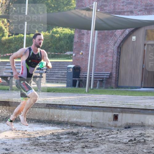 08.09.2024 - Stadtparktriathlon Luisa Fischer http://msf.ph/oto/6995301 08.09.2024 08:44:56 Schwimmen 69 meine-sportfotos.de