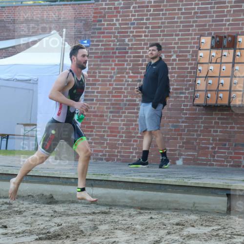 08.09.2024 - Stadtparktriathlon Luisa Fischer http://msf.ph/oto/6995309 08.09.2024 08:44:57 Schwimmen 69 meine-sportfotos.de