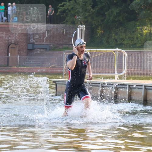 08.09.2024 - Stadtparktriathlon Luisa Fischer http://msf.ph/oto/6995327 08.09.2024 08:45:08 Schwimmen 87 meine-sportfotos.de