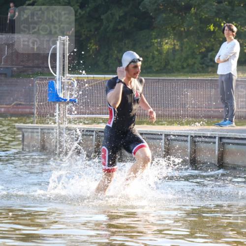 08.09.2024 - Stadtparktriathlon Luisa Fischer http://msf.ph/oto/6995330 08.09.2024 08:45:09 Schwimmen 87 meine-sportfotos.de