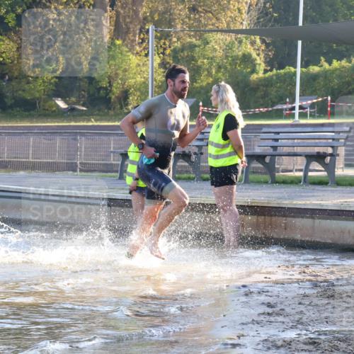 08.09.2024 - Stadtparktriathlon Luisa Fischer http://msf.ph/oto/6995381 08.09.2024 08:45:22 Schwimmen 17, 53 meine-sportfotos.de