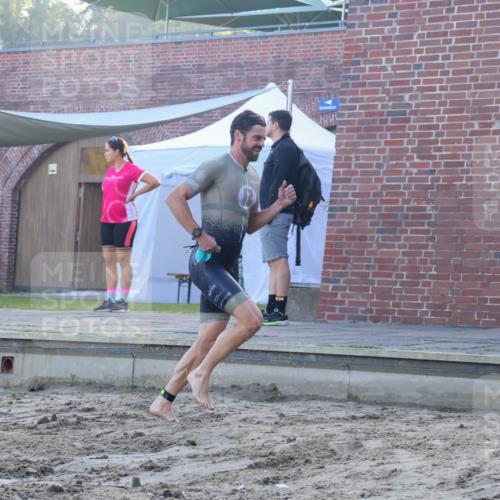 08.09.2024 - Stadtparktriathlon Luisa Fischer http://msf.ph/oto/6995393 08.09.2024 08:45:23 Schwimmen 17, 53 meine-sportfotos.de
