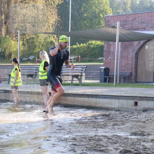 08.09.2024 - Stadtparktriathlon Luisa Fischer http://msf.ph/oto/6995425 08.09.2024 08:45:30 Schwimmen 11, 17 meine-sportfotos.de