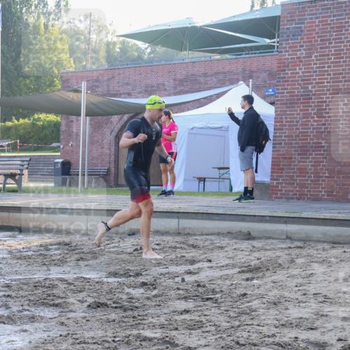 08.09.2024 - Stadtparktriathlon Luisa Fischer http://msf.ph/oto/6995431 08.09.2024 08:45:31 Schwimmen 11, 17, 49 meine-sportfotos.de