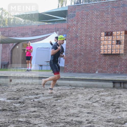 08.09.2024 - Stadtparktriathlon Luisa Fischer http://msf.ph/oto/6995435 08.09.2024 08:45:32 Schwimmen 11, 17, 49, 75 meine-sportfotos.de